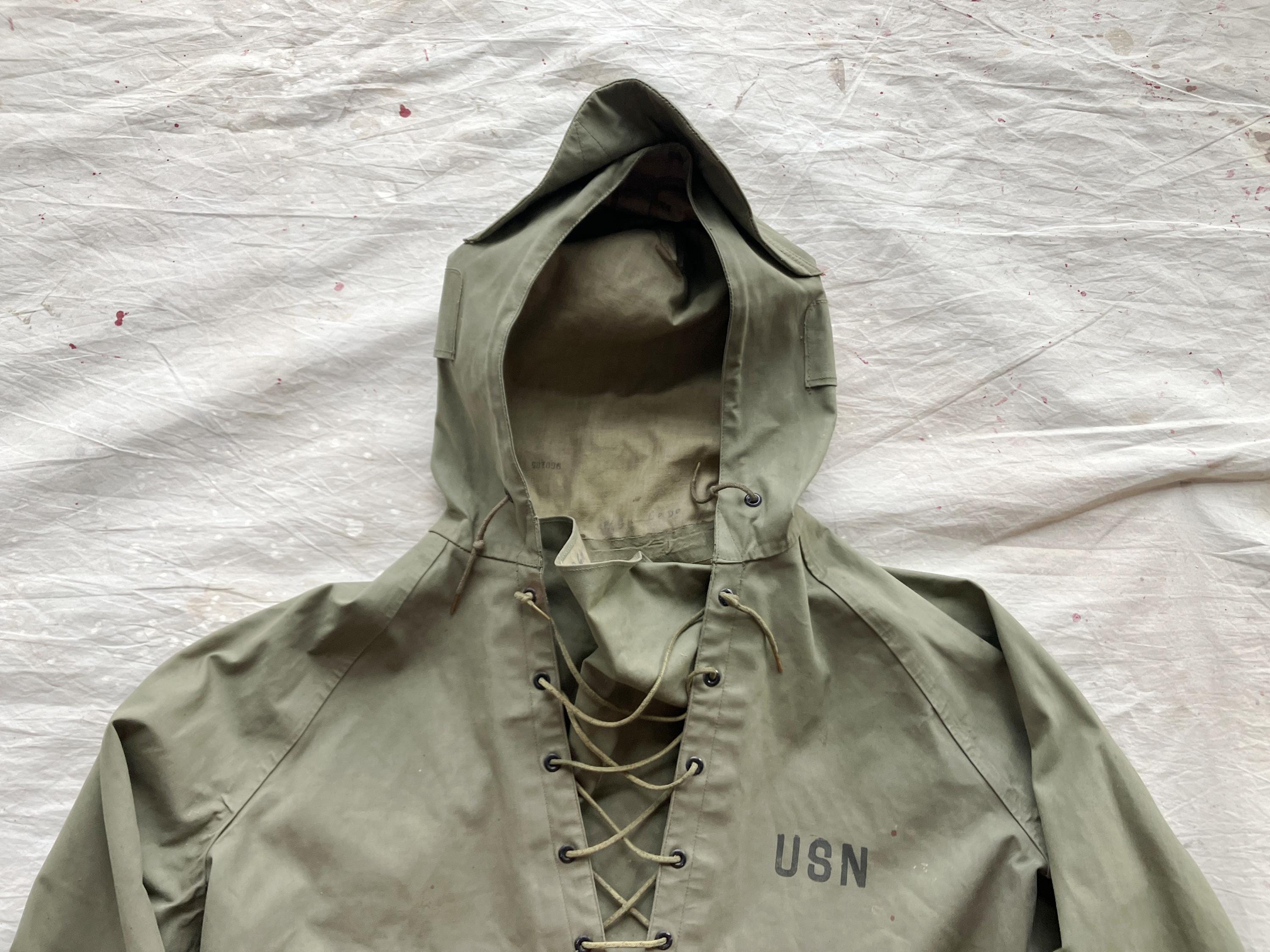 Small / Medium 50s US Navy Pullover Hooded Rain Jacket
