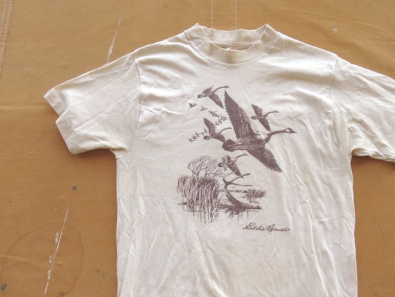 Small 70s Eddie Bauer T-shirt / Geese 1970s Comin… - image 2