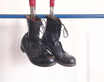 Men's 11 / 11.5 60s US Army Combat Boots / 1960s Leather Work Military Distressed