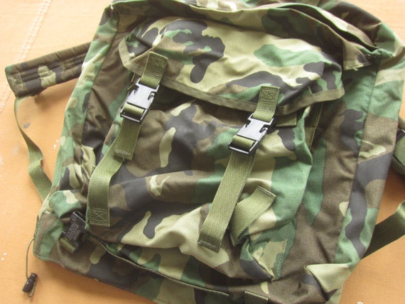 RARE ARCHIVE VINTAGE SUPREME 1997 Woodland Camo Backpack