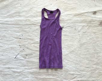 Petit débardeur couleur unie des années 80 / Maillot de corps côtelé sans manches violet des années 70