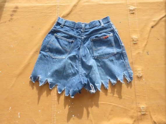 28 Waist 50s Zig Zag Cut Off Jean Shorts / Penney… - image 8