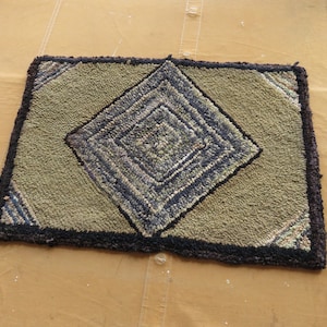 Antique Hooked Rug / Handmade Vintage 1930s 1940s Scrap Fabric Cotton Rug Geometric Pattern Primitive