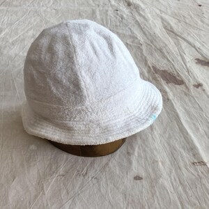 THE TOWELLING BUCKET HAT - ANTIQUE WHITE White Towelling Bucket Hat – Guillotine main image 4