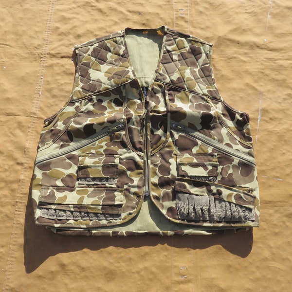 Medium / Large 80s Camouflage Hunting Vest / 1980s, Mount'N Prairie, Half Moon Pockets, Zipper Zip Up, Camo