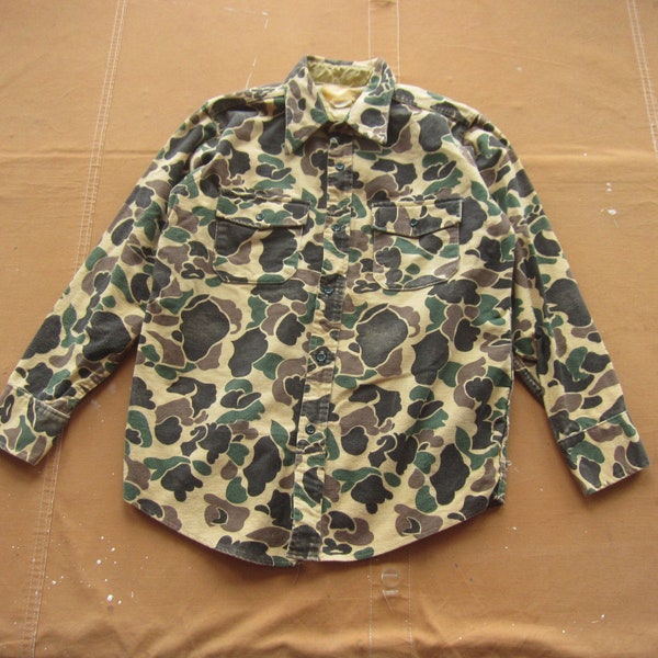 Medium 70s Cotton Chamois Flannel Shirt / Camouflage Camo Hunting Shirt Moleskin Fuzzy Flannel 1970s Button Down