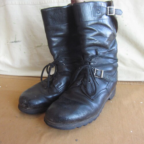 Men's 9 70s Croatian Black Leather shops Military Tanker Boots / Army Surplus, Eastern Euro European 1970s 1960s 60s Ankle Strap Harness Boots