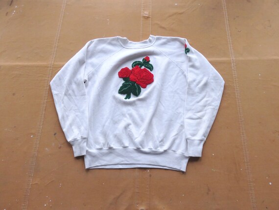 Medium 80s Embroidered Rose Sweatshirt / Tackle T… - image 1