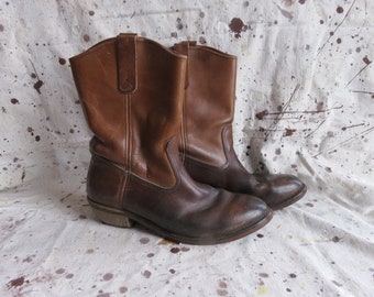 Men's 8.5 70s Rancher Style Cowboy Boots / Brown Leather Pecos Pull On 1970s 1980s Made in USA Work Cowboy Boots