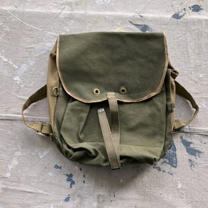 Vintage Canvas Military Rucksack / Green Canvas Cotton Army Backpack