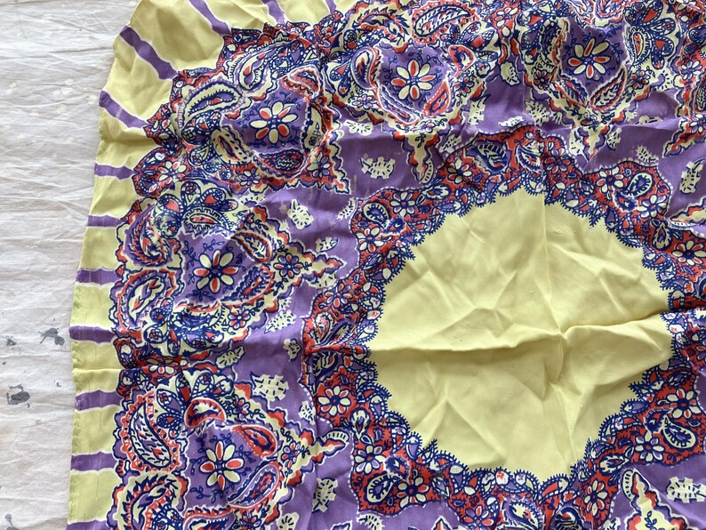 Vintage 40s / 50s Rayon Scarf Bandana / 1940s 1950s Scarf Silky Cold Rayon image 5