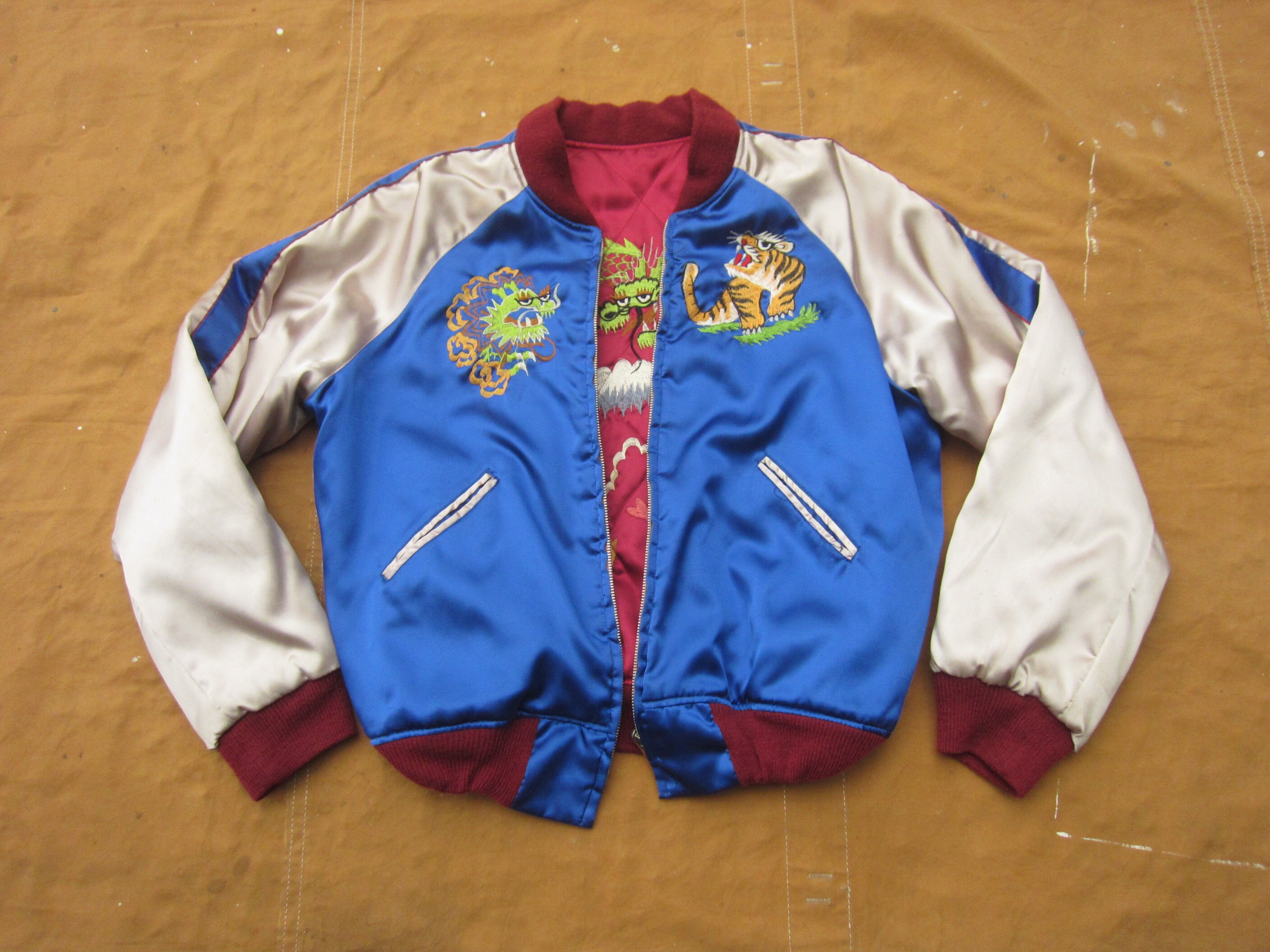 Medium / Large 60s Embroidered Japan Souvenir Jacket