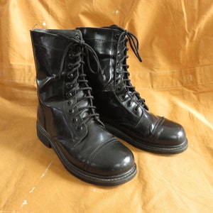 Men&#39;s 8.5 80s Black Patent Leather Glossy Combat Boots / Cap Toe, Army Military Style, Shiny, 1980s 1990s 90s, Goth Punk, Women&#39;s 9.5 10