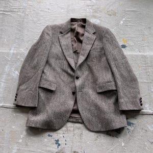 Size 38 80s Harris Tweed Sport Coat / Brown Fleck Tweed Herringbone 1980s Wool Jacket Stafford Small