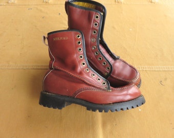 Men's 7 / 7.5 80s Moc Toe Hiking Boots / Black Lug Sole Made in Romania Oxblood Red Brown Leather Boots Women's 8.5 9