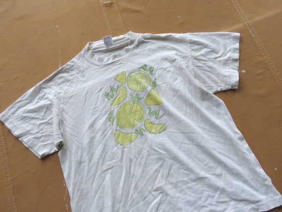Large 90s Fruit T-shirt / Hand Painted Handmade D… - image 4
