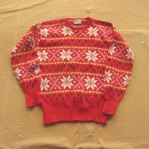 Small 40s / 50s Campus Snowflake Wool Sweater / Jacquard Sweater Ski Sweater 1950s 1940s Red White