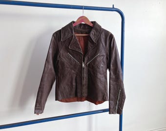 TP/Petite veste camionneur en cuir des années 70/Recadrée courte en cuir marron des années 70