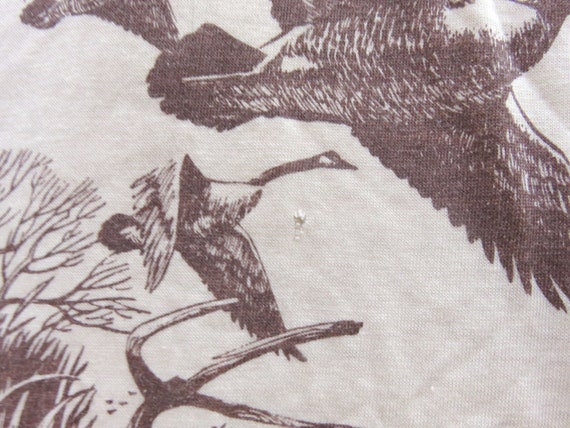 Small 70s Eddie Bauer T-shirt / Geese 1970s Comin… - image 4