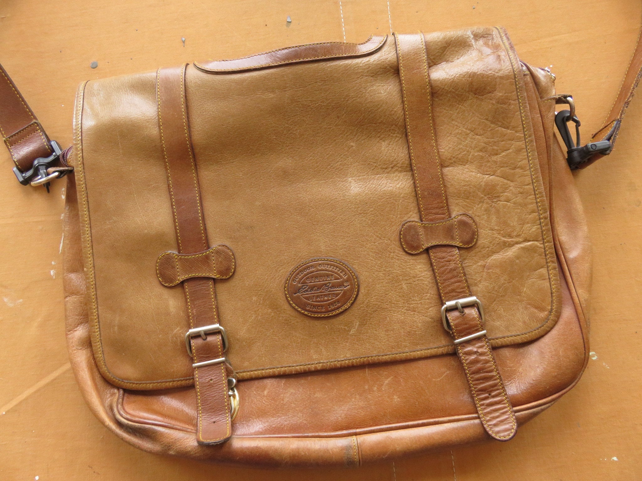 Eddie bauer leather messenger bag discount