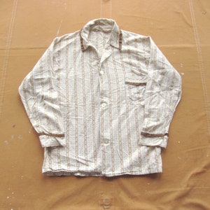 Camisa de pijama de franela pequeña de los años 60 / Camisa de dormir de franela de algodón con estampado de los años 60 y botones