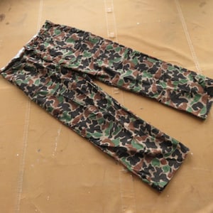 35 x 31 70s Camouflage Cotton Hunting Pants / Brown Green Field Utility Army Military Trousers 1970s