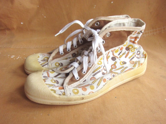 Women's 8.5 80s Novelty Print Canvas Sneakers / R… - image 6