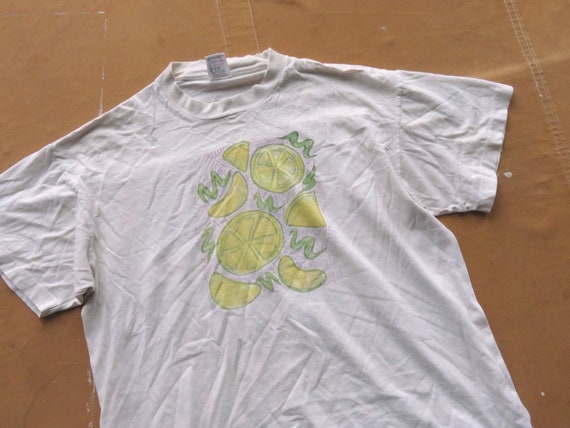 Large 90s Fruit T-shirt / Hand Painted Handmade D… - image 7