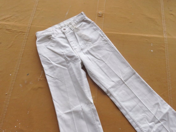 27 x 30 70s Levi's White Textured Bell Bottoms Pa… - image 2