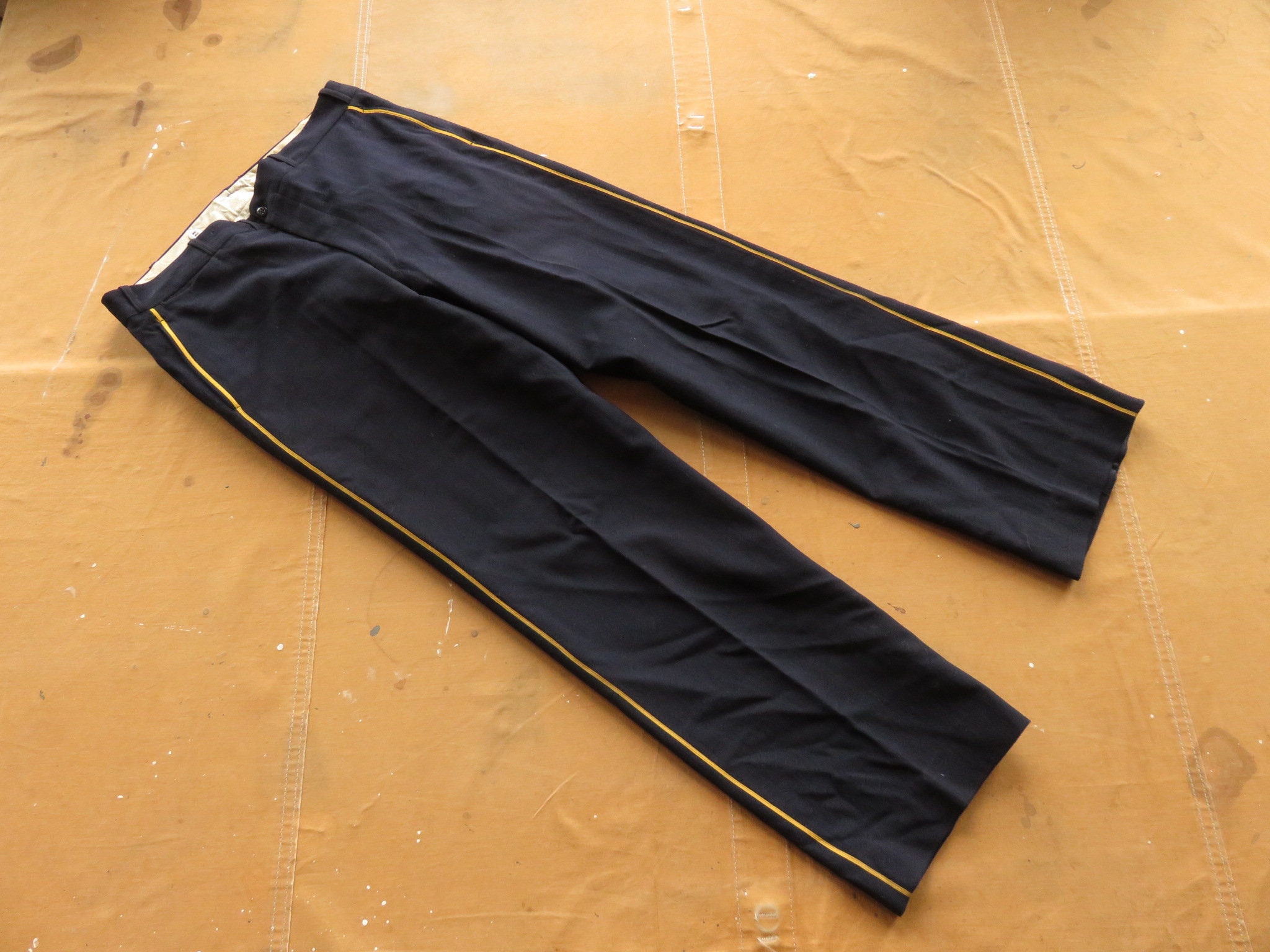 36 X 33 40s Wool Marching Band Pants / Striped Sides Uniform 36 X 33 40s Wool Marching Band Pants / Striped Sides Uniform