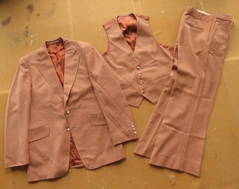 Medium / Size 40 70s Three Piece Peach Suit / 1970s Leisure Suit Vest Jacket Pants 40 42 Chest 32 33 Waist