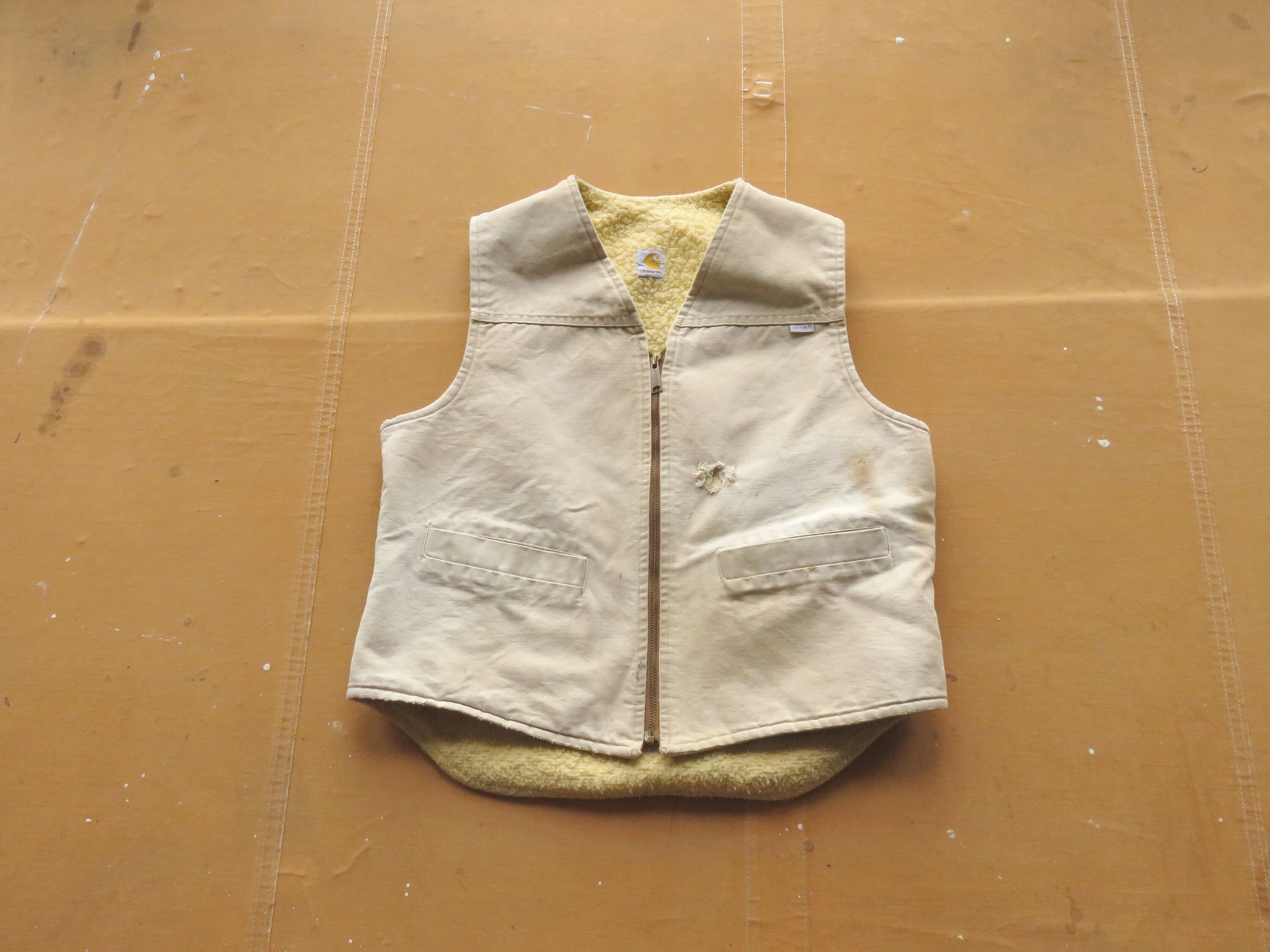 carhartt medium vest