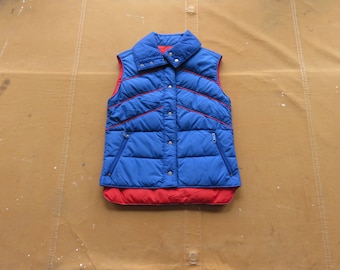 XS / Small 70s Down Vest / Quilted Mountain Goat White Stag Ski Puffer Puffy Blue Red 1970s
