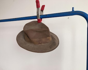 Size 7 1/4 Distressed Men's Fedora Hat / Grey Wool 7.25 Dobbs 1950s 1940s