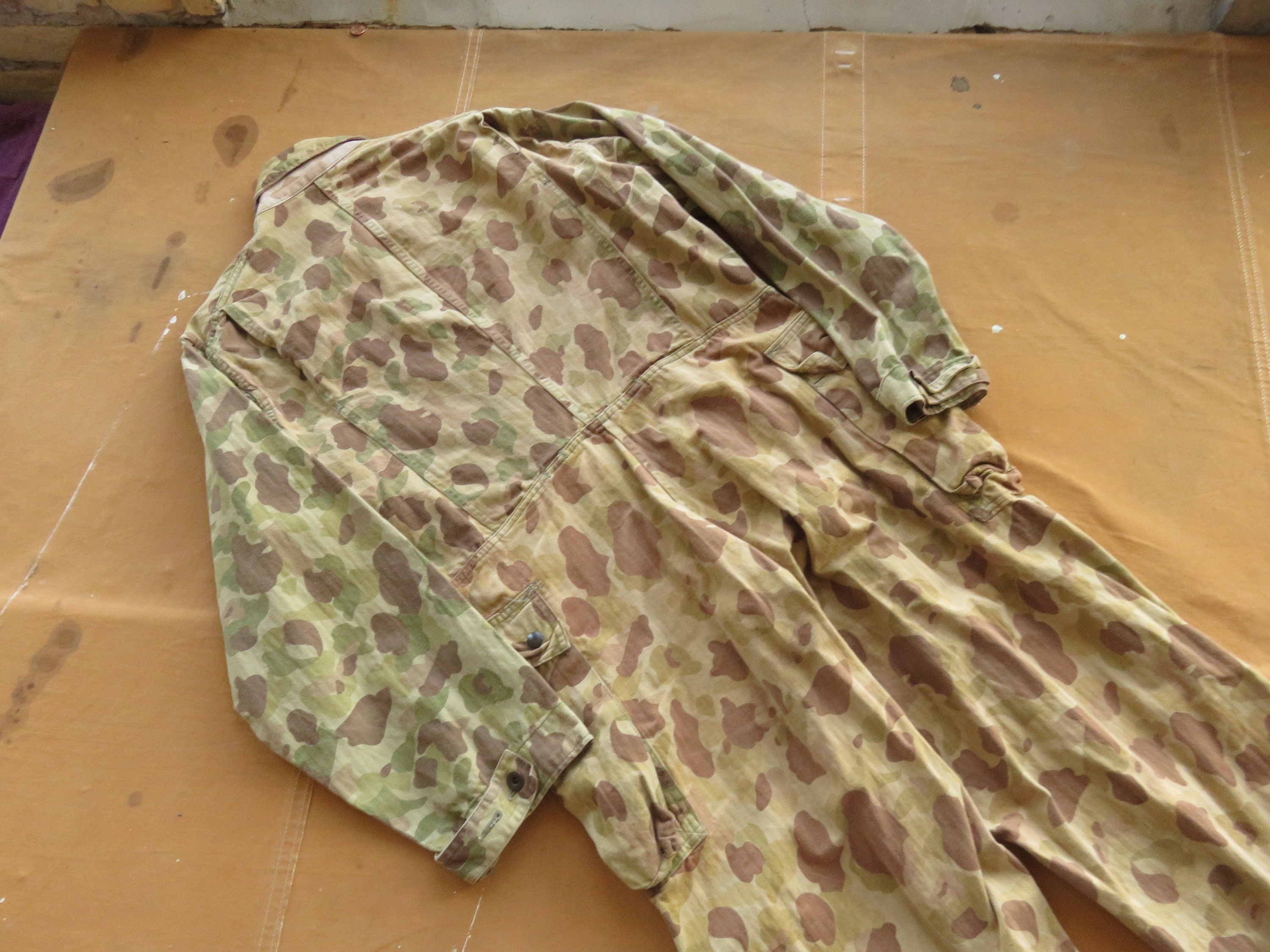 Large 40s US Army Frogskin Camouflage Coveralls / 1940s WW2