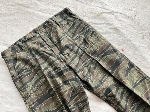 XL / XXL 70s Tiger Stripe Cargo Pants / Camo Camouflage