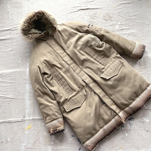 Large 70s Extreme Cold Weather Parka / Canvas Shell Fur Hood 1970s 1980s Beige Made in Canada Squire Manufacturing Winnipeg