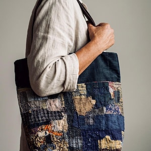 SAC BORO FAIT MAIN, Sac fourre-tout neutre sexiste double face avec patchwork japonais et principe « Mottainai ». Sac artistique portable.