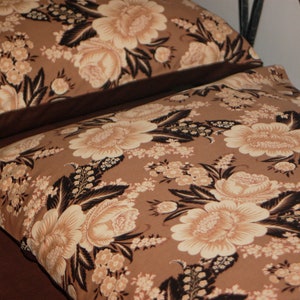 Chocolate and Flowers Sheet Set image 4