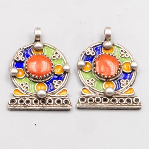 Vintage Kabyliska Silver- & Korallhängen – Par – Algeriet