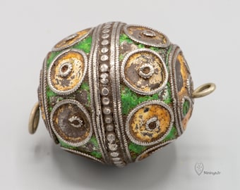 Antique Silver Berber Pendant – Moroccan Enamel Tagmout Bead