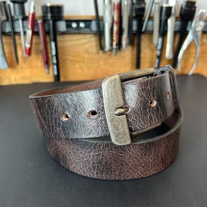 Ceinture artisanale en cuir de buffle d'eau chocolat antique de 1,5 pouce
