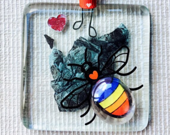 Pride Bee Hanger