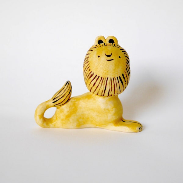 Two Hold Studios| Miniature Ceramic Lion Statue | Porcelaneous Stoneware