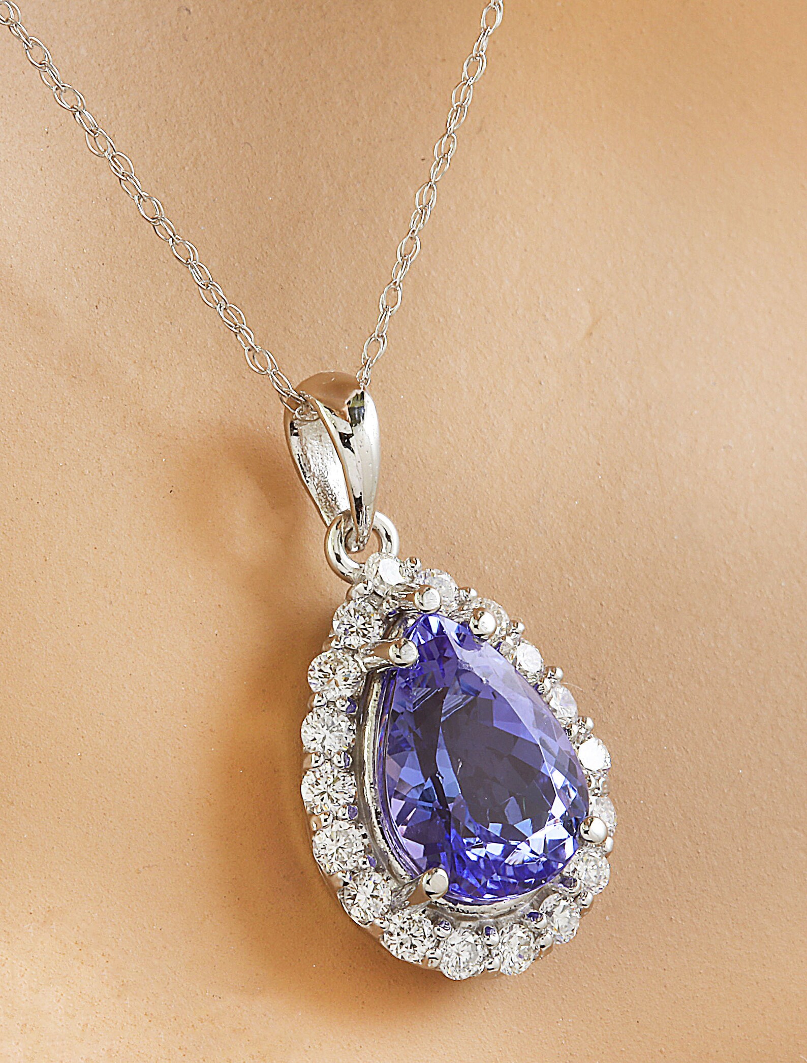 Tanzanite pendant white gold Clearance