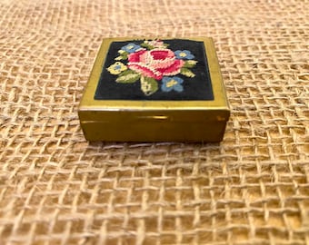 Vintage Small Petit Point Cosmetic Box No-3.