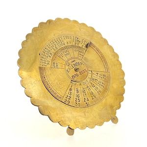 Calendario perpetuo vintage de latón (1976-2035) - Decoración de escritorio artesanal - Estilo industrial retro - Rueda de calendario de metal coleccionable