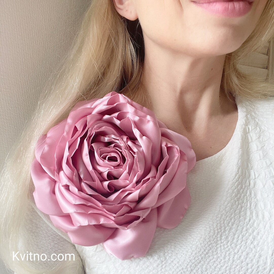 ブローチ・コサージュ Red Silk Flower Brooch Large Red Flower Brooch Pin Shoulder Corsage Red Party