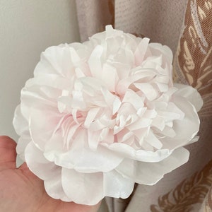 White Peony Flower Brooch – Bridal Pin for Women – Wedding Guest Accessory – Fabric Flower Gift – Elegant Floral – Handmade Gift for Her