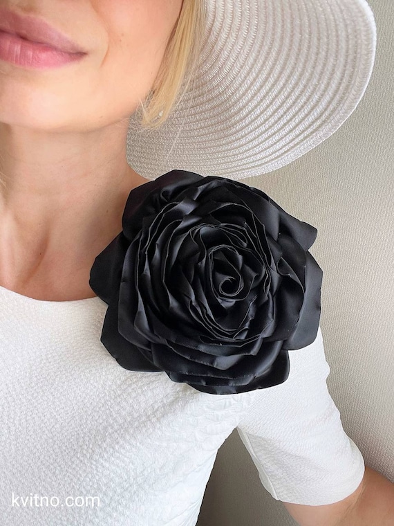 SATIN ROSE BROOCH BLACK SATIN ROSE BROOCH BLACK